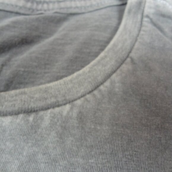 U2 THE JOSHUA TREE 2017 TOUR W/DATES - GRAY LARGE T-SHIRT L210 (HOLE C PICS) - Picture 7 of 12